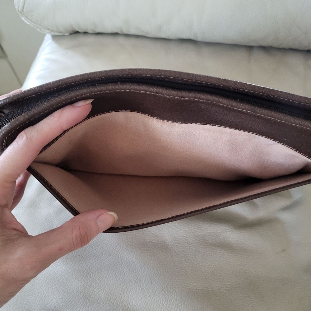 Vintage Gucci clutch - Picture 6 of 16